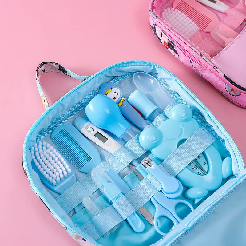Kit de Cuidado y Higiene para Bebé – 13 Piezas con Estuche de Viaje